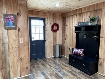 Quaint Cute Cabin Incredible for a Couples Escape in Virginia - Lexington, Virginia - glamping.directory