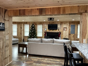 Quaint Cute Cabin Incredible for a Couples Escape in Virginia - Lexington, Virginia - glamping.directory
