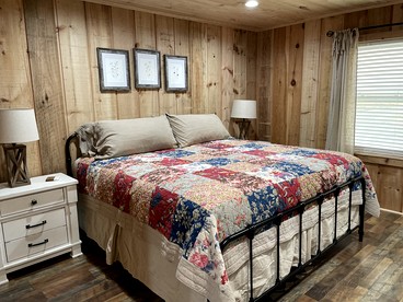 Quaint Cute Cabin Incredible for a Couples Escape in Virginia - Lexington, Virginia - glamping.directory