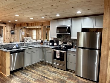 Quaint Cute Cabin Incredible for a Couples Escape in Virginia - Lexington, Virginia - glamping.directory