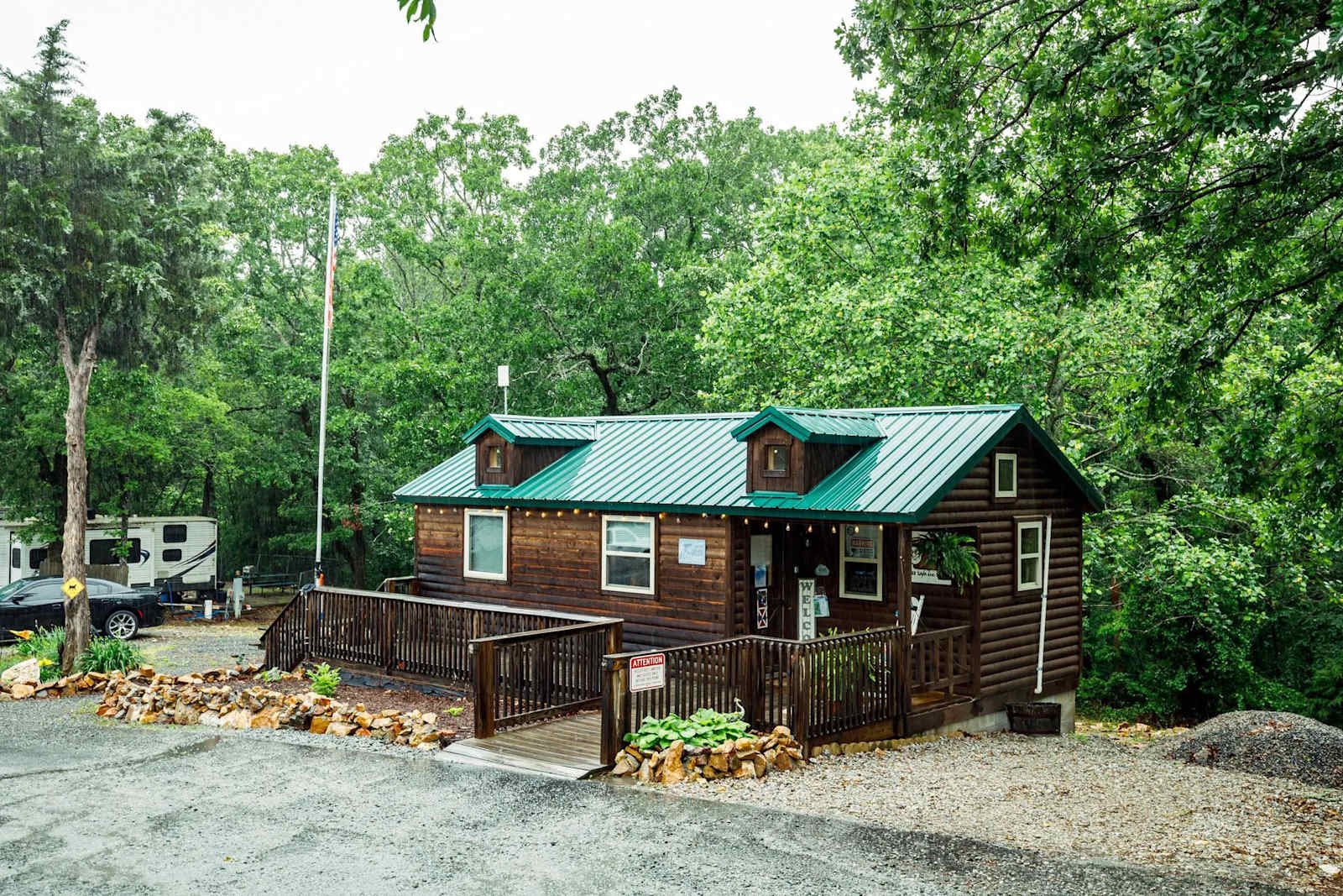 Cloud Nine RV Park - Hot Springs, Arkansas - glamping.directory