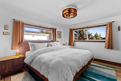 Refined Mid-Century Retreat with Strait & Mountain Views near Olympic National Park, Port Angeles, Washington - Port Angeles, Washington - glamping.directory