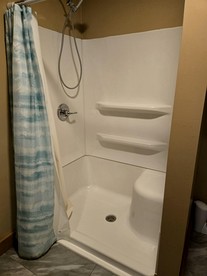 Charming Cozy Chalet on a Hill by the Cedar River in Letts, Iowa - Letts, Iowa - glamping.directory