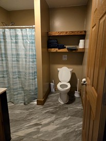 Charming Cozy Chalet on a Hill by the Cedar River in Letts, Iowa - Letts, Iowa - glamping.directory
