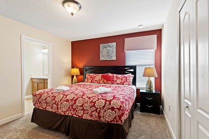 Luxurious Spacious Villa with Interior Pool and Game Room in Davenport, Florida - Davenport, Florida - glamping.directory