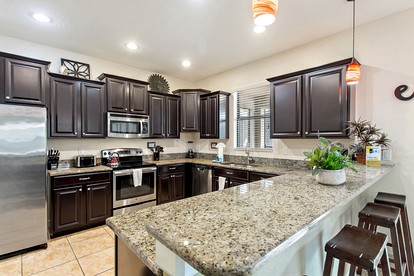 Luxurious Spacious Villa with Interior Pool and Game Room in Davenport, Florida - Davenport, Florida - glamping.directory