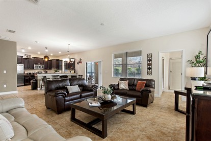 Luxurious Spacious Villa with Interior Pool and Game Room in Davenport, Florida - Davenport, Florida - glamping.directory