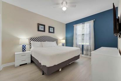 Spacious Family Villa with Private Pool, Jacuzzi, Games Room, and Movie Theater in Orlando Resort, Florida - Champions Gate, Florida - glamping.directory