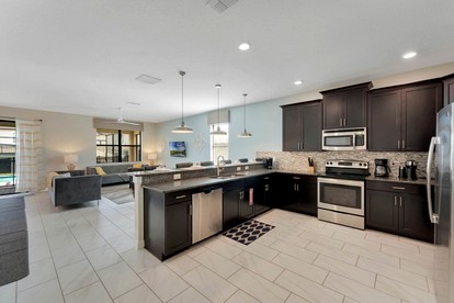 Spacious Family Villa with Private Pool, Jacuzzi, Games Room, and Movie Theater in Orlando Resort, Florida - Champions Gate, Florida - glamping.directory
