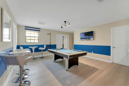 Spacious Family Villa with Private Pool, Jacuzzi, Games Room, and Movie Theater in Orlando Resort, Florida - Champions Gate, Florida - glamping.directory