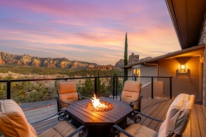 Amazing Vacation Rental with Gorgeous Views, Surrounded by High Desert Oak Trees in Sedona, Arizona - Sedona, Arizona - glamping.directory