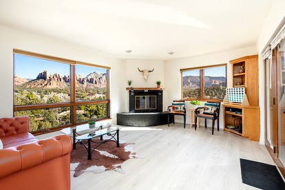 Amazing Vacation Rental with Gorgeous Views, Surrounded by High Desert Oak Trees in Sedona, Arizona - Sedona, Arizona - glamping.directory