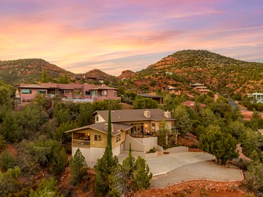 Amazing Vacation Rental with Gorgeous Views, Surrounded by High Desert Oak Trees in Sedona, Arizona - glamping.directory