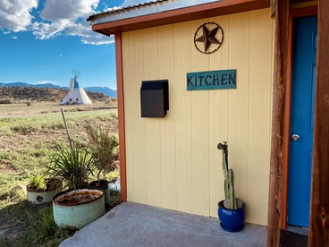 Authentic Navajo Yurt in Colorado for Romantic Mountain Escapes Near Mesa Verde National Park - glamping.directory