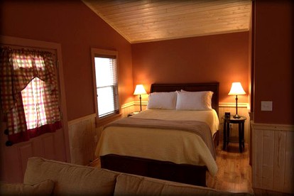 Luxury Cabin Rental with Beautiful Water Views near Charlotte, North Carolina - Elkin, North Carolina - glamping.directory