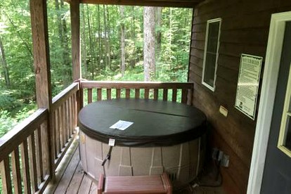 Luxury Cabin Rental with Beautiful Water Views near Charlotte, North Carolina - Elkin, North Carolina - glamping.directory