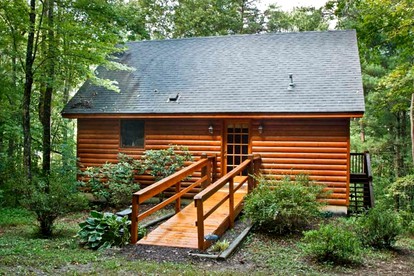 Secluded Wheelchair-Accessible Getaway near Blue Ridge, Georgia - glamping.directory