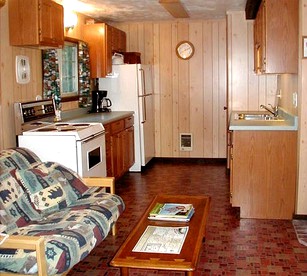 Secluded Cabin Rental near Mount Rainier National Park in Washington - Ashford, Washington - glamping.directory