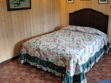 Secluded Cabin Rental near Mount Rainier National Park in Washington - Ashford, Washington - glamping.directory