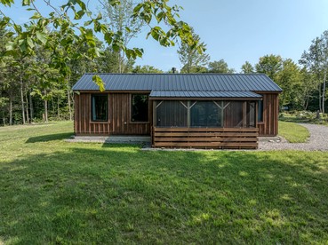 Scandinavian-Style Cottage Fully Equipped in Vermont - glamping.directory