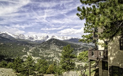 Secluded and Dog-Friendly Vacation Rental in the Mountains with Unique Views in Estes Park, CO - Estes Park, Colorado - glamping.directory