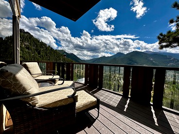 Secluded and Dog-Friendly Vacation Rental in the Mountains with Unique Views in Estes Park, CO - Estes Park, Colorado - glamping.directory