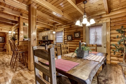 Stunning Glamping Rental in Gatlinburg, Tennessee, for Relaxing Weekends in Nature - Gatlinburg, Tennessee - glamping.directory