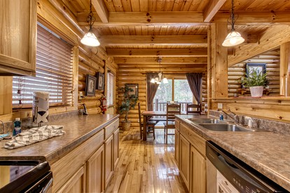 Stunning Glamping Rental in Gatlinburg, Tennessee, for Relaxing Weekends in Nature - Gatlinburg, Tennessee - glamping.directory