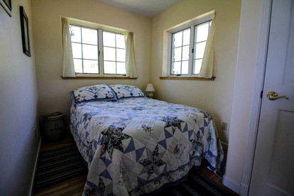 Lovely Vacation Cottage Rental on Vineyard and Winery near Gunnison National Forest - Paonia, Colorado - glamping.directory