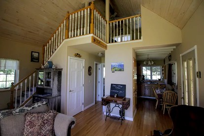 Lovely Vacation Cottage Rental on Vineyard and Winery near Gunnison National Forest - Paonia, Colorado - glamping.directory