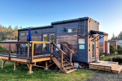 Incredible Tiny House with Fireplace in Waldport, Oregon - glamping.directory