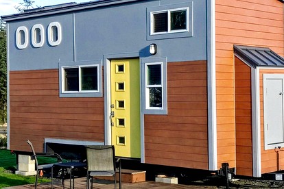 Incredible Tiny House with Fireplace in Waldport, Oregon - Waldport, Oregon - glamping.directory