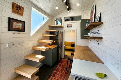 Incredible Tiny House with Fireplace in Waldport, Oregon - Waldport, Oregon - glamping.directory