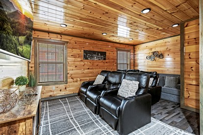 Luxurious Smoky Mountain Cabin with Indoor Pool & Hot Tub Near Dollywood in Pigeon Forge, TN - Pigeon Forge, Tennessee - glamping.directory