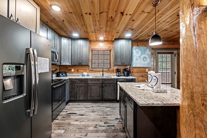Luxurious Smoky Mountain Cabin with Indoor Pool & Hot Tub Near Dollywood in Pigeon Forge, TN - Pigeon Forge, Tennessee - glamping.directory
