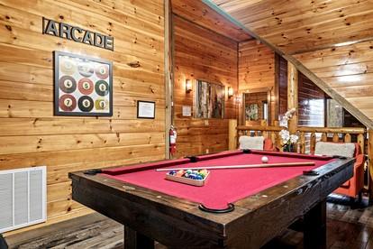Luxurious Smoky Mountain Cabin with Indoor Pool & Hot Tub Near Dollywood in Pigeon Forge, TN - Pigeon Forge, Tennessee - glamping.directory