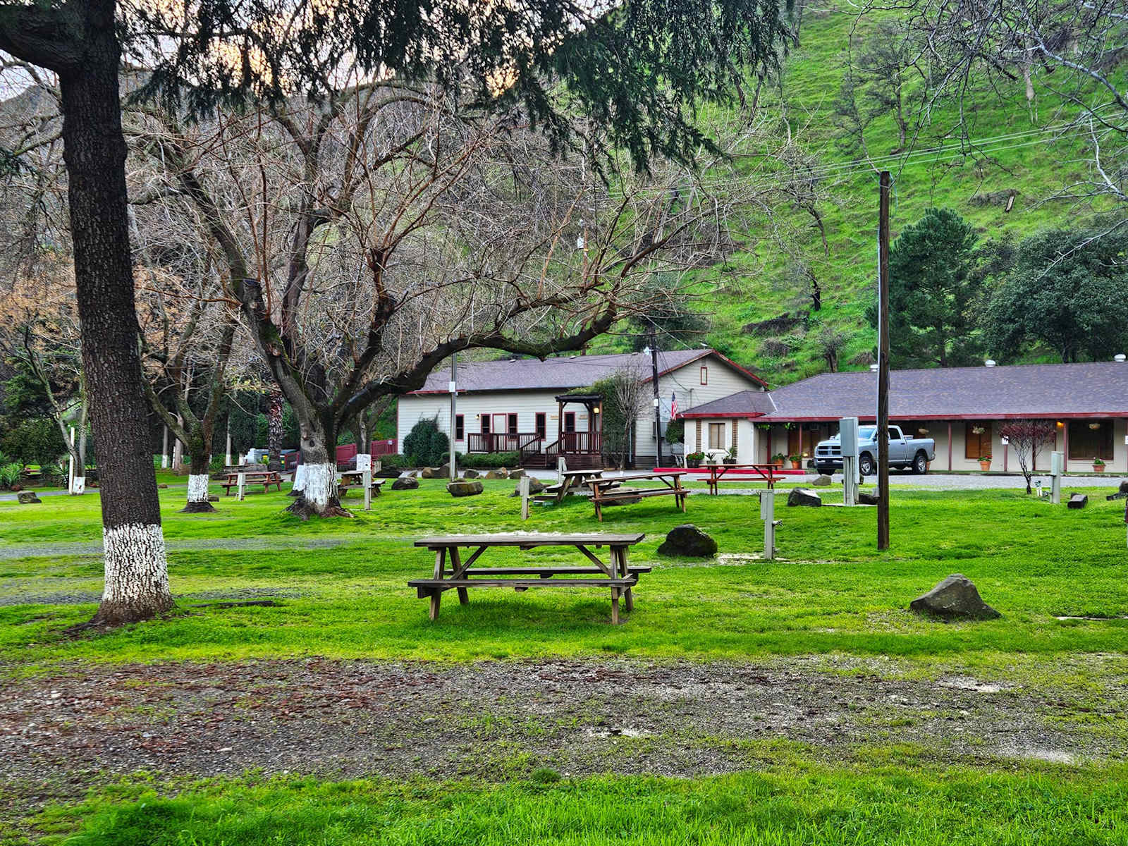 Canyon Creek Resort - Winters, California - glamping.directory