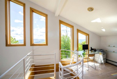 Impressive Cottage Rental on Andover Ridge Ideal for Family Vacations in Vermont - Andover, Vermont - glamping.directory