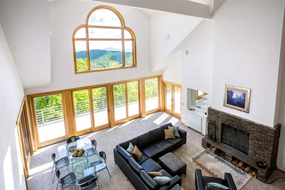 Impressive Cottage Rental on Andover Ridge Ideal for Family Vacations in Vermont - Andover, Vermont - glamping.directory