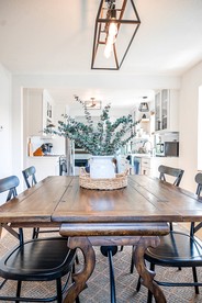 Modern Farmhouse Cottage with Stunning Lake Views Nestled in Ohio's Wine Country near Madison, Ohio - Madison, Ohio - glamping.directory