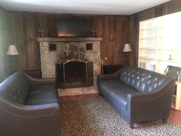 Beautiful Waterfront Cottage Rental with Lake Views in The Berkshires - Stockbridge, Massachusetts - glamping.directory
