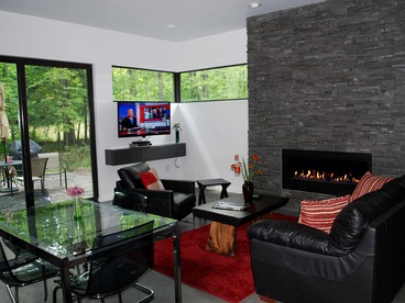 Wheelchair Accessible Cabin with Private Hot Tub and Fireplace Nestled Among Trees of Woodstock, New York - Woodstock, New York - glamping.directory