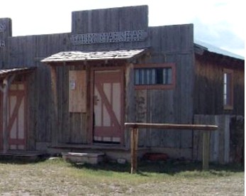 Rustic Cabin Rental for an Outdoor Getaway near the Great Sand Dunes in Colorado - glamping.directory