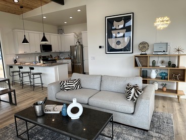 Charming Rancho-Style Cabin with Hot Tub & Sunset Views near Gruene in New Braunfels, Texas - New Braunfels, Texas - glamping.directory