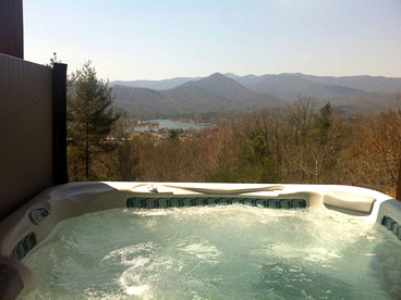 Breathtaking Cabin Rental with a Private Hot Tub in Hiawassee, Georgia - Hiawassee, Georgia - glamping.directory