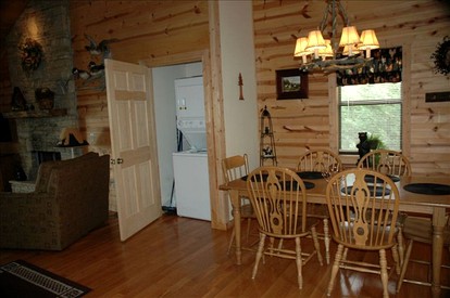 Breathtaking Cabin Rental with a Private Hot Tub in Hiawassee, Georgia - Hiawassee, Georgia - glamping.directory
