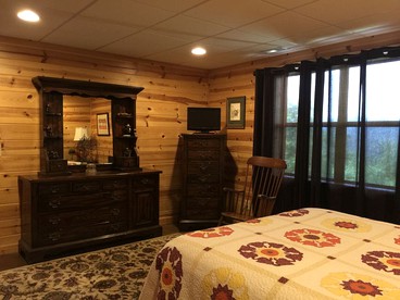 Breathtaking Cabin Rental with a Private Hot Tub in Hiawassee, Georgia - Hiawassee, Georgia - glamping.directory