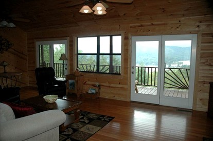 Breathtaking Cabin Rental with a Private Hot Tub in Hiawassee, Georgia - Hiawassee, Georgia - glamping.directory
