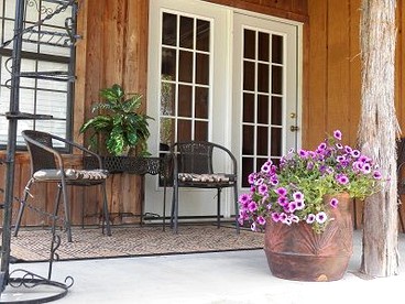 Cozy Cabin near the Gaudalupe River in Old Ingram Loop, Texas - Ingram, Texas - glamping.directory