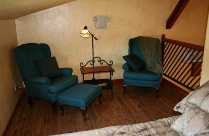Creekside Cabin Rental for Quintessential Staycation near Austin, Texas - Buda, Texas - glamping.directory